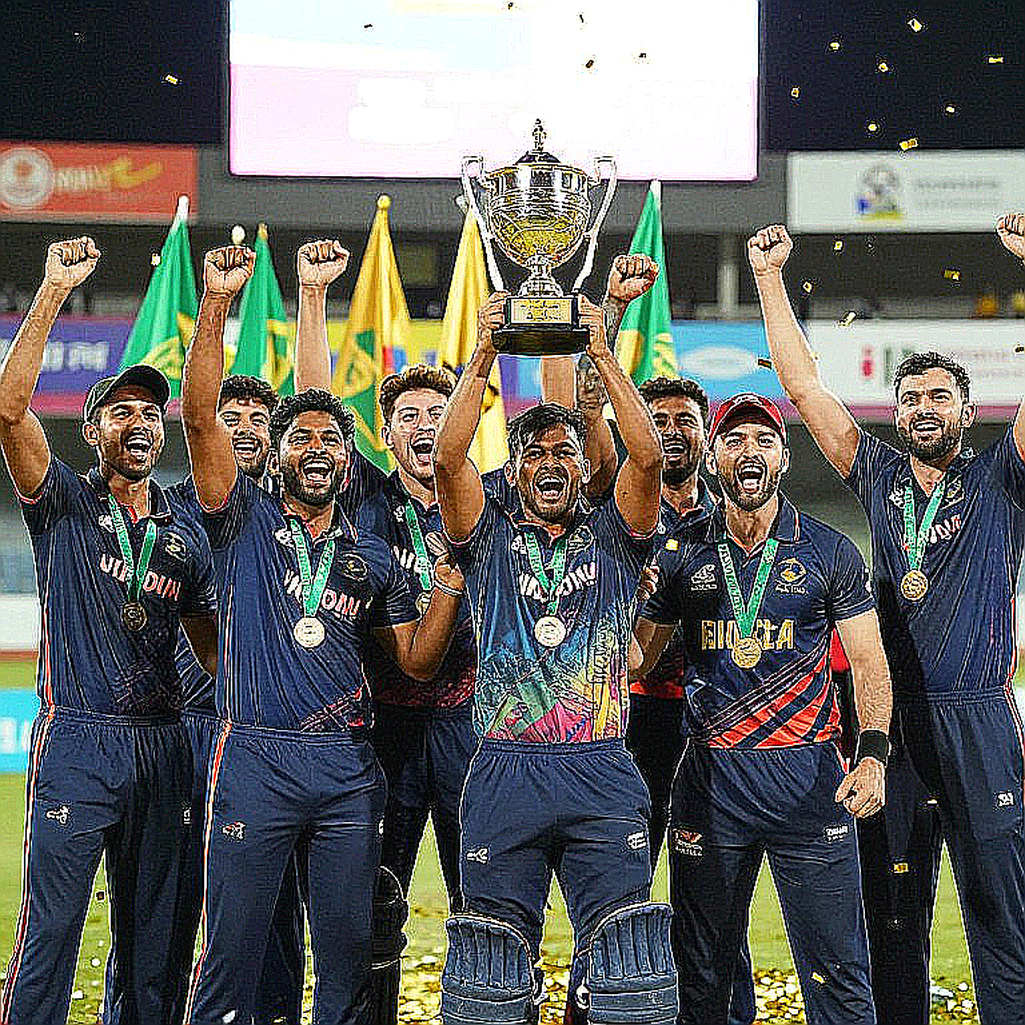 শিশিরের ঘড়ি: বাংলাদেশের ঘরের মাঠের সুবিধা মাটিতে নয়, সময়ে শিশিরের ঘড়ি: বাংলাদেশের ঘরের মাঠের সুবিধা মাটিতে নয়, সময়ে