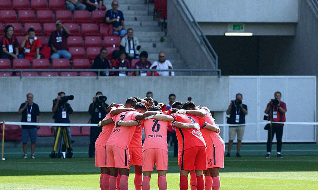 Bridging Tactics and Grief: The Cucurella Paradox and the Silence of the Stands